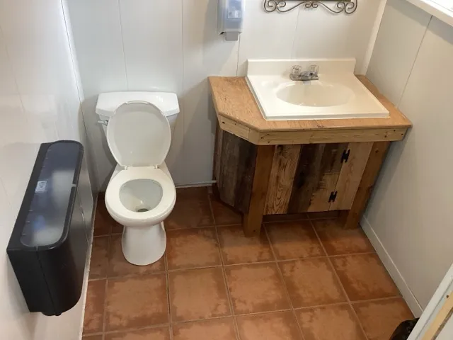 Sanitary block 4 - Toilet