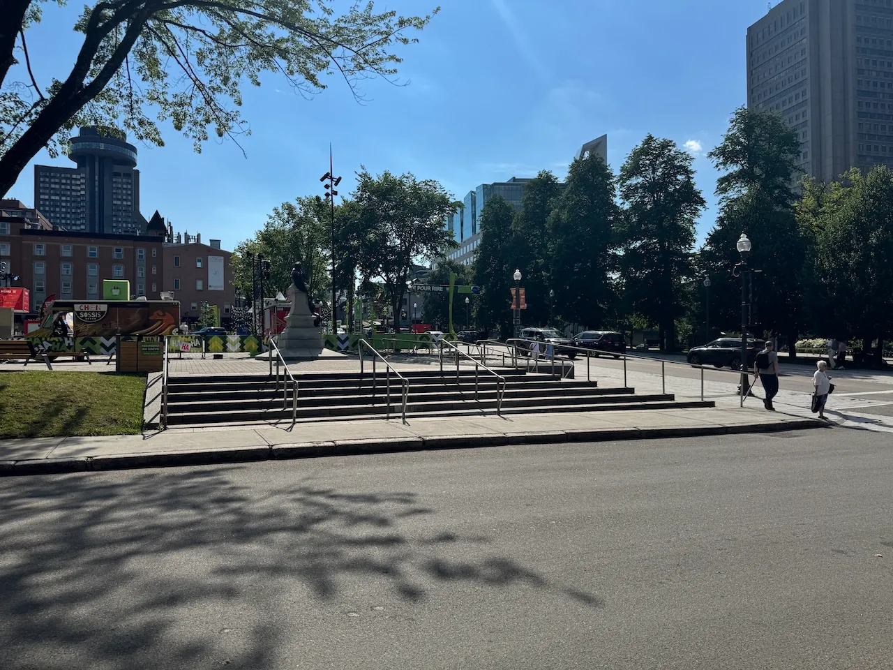 Accessible transit drop-off point near the site