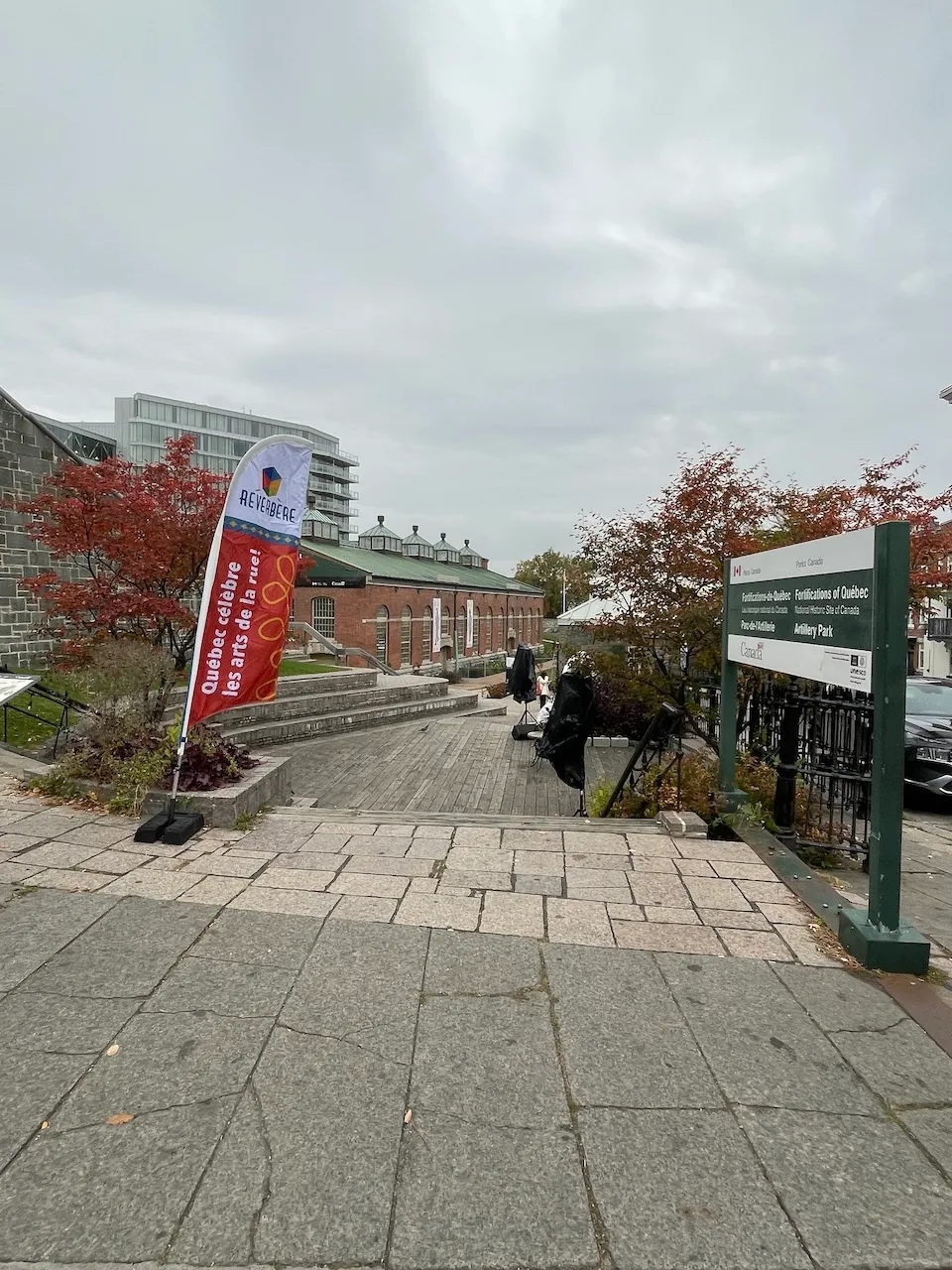 Parc de l'Artillerie - Viewing area accessible from the top of the steps