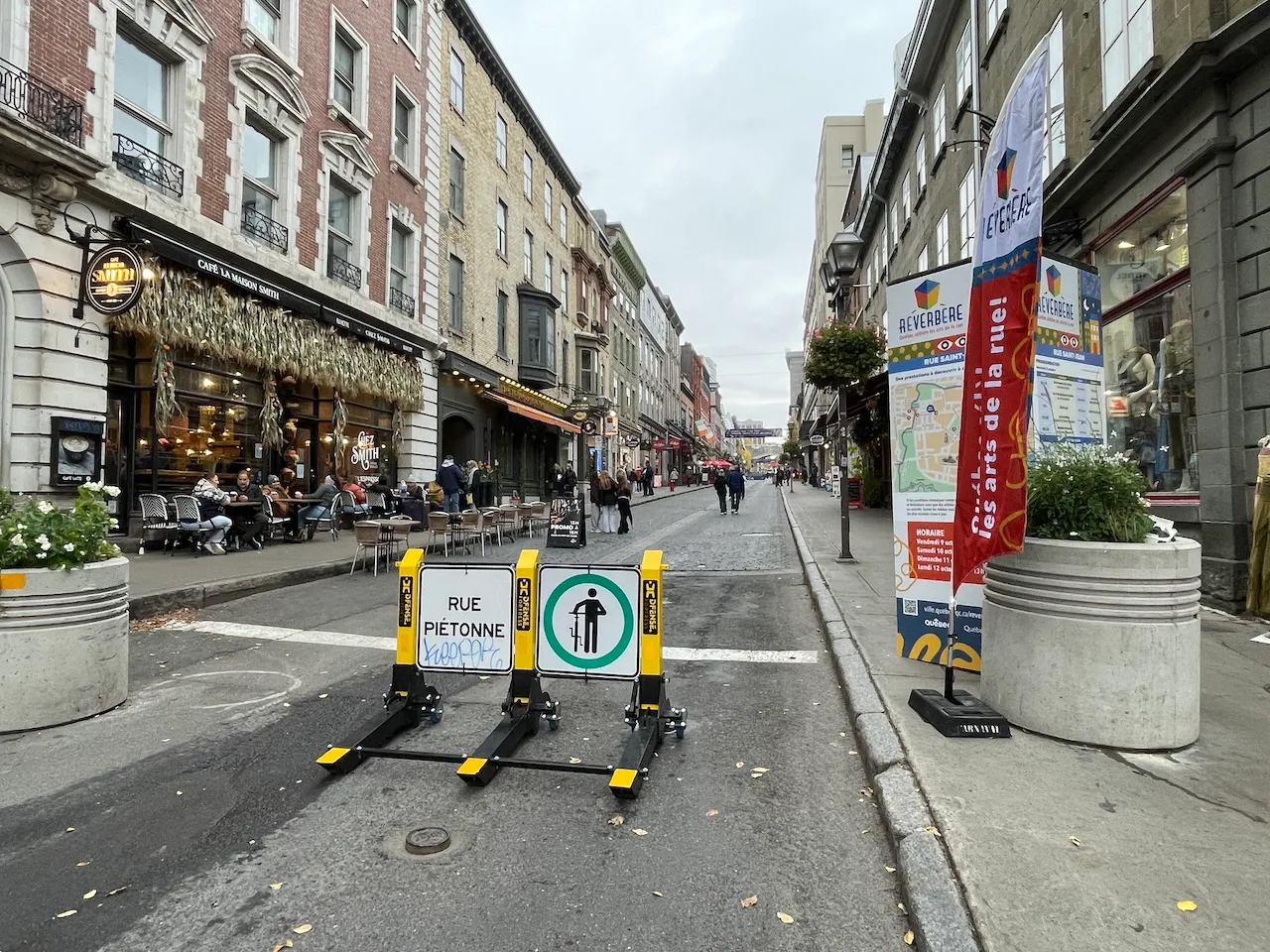 Rue Saint-Jean Pedestrian Zone - Walking Performances