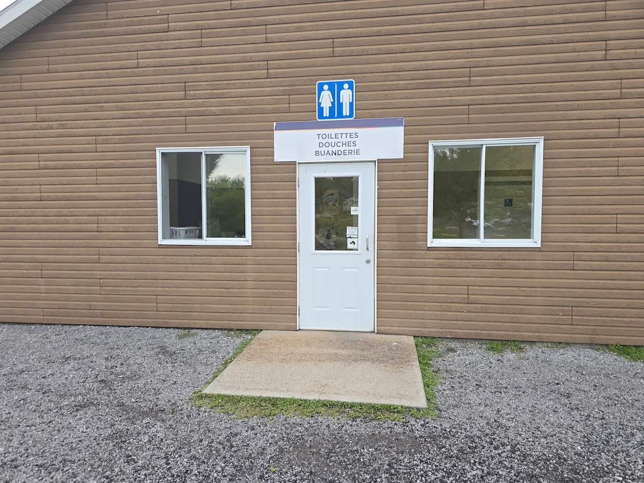 Bloc sanitaire - Près du spa