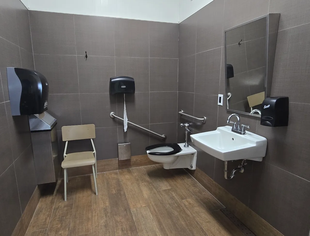 Toilette et lavabo