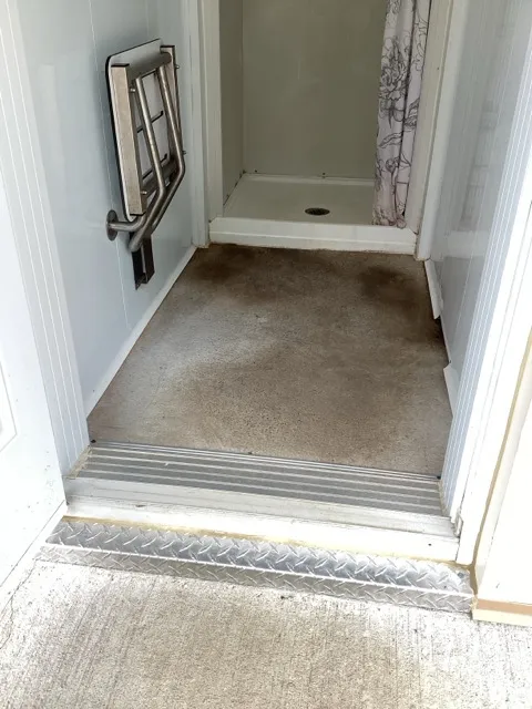 Accès à la douche