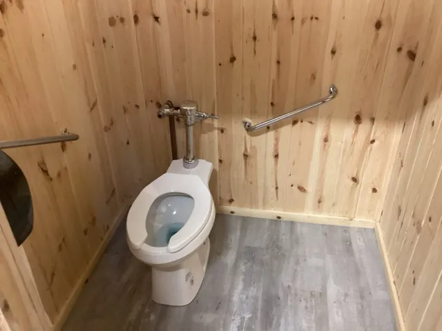 Toilet cabin