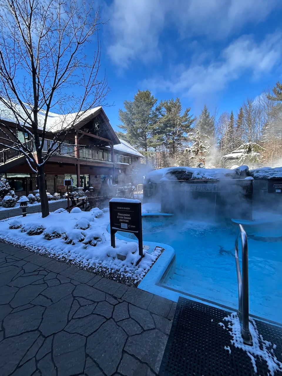 Exterior tub