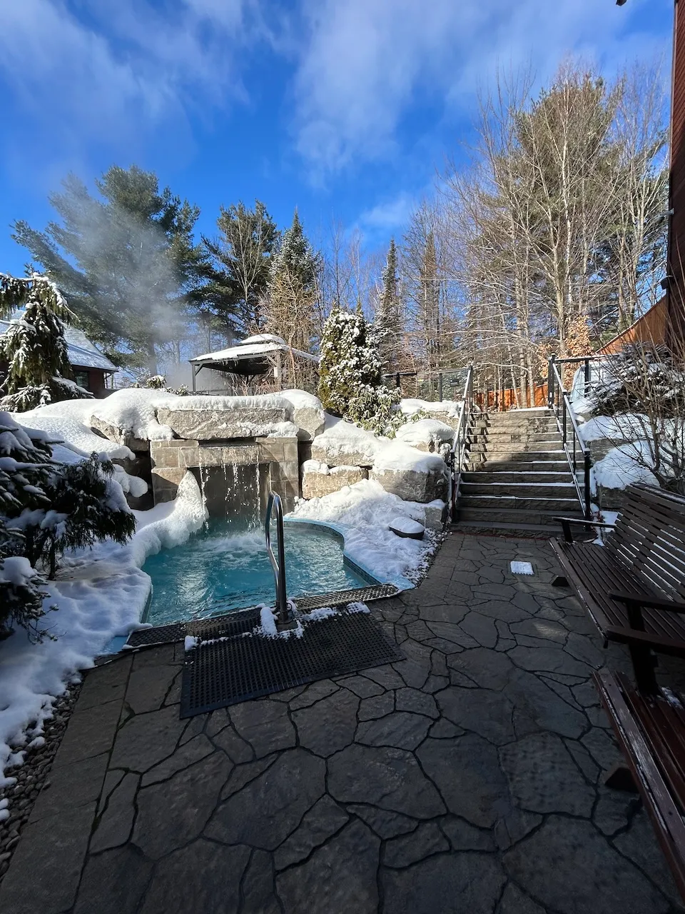 Exterior tub