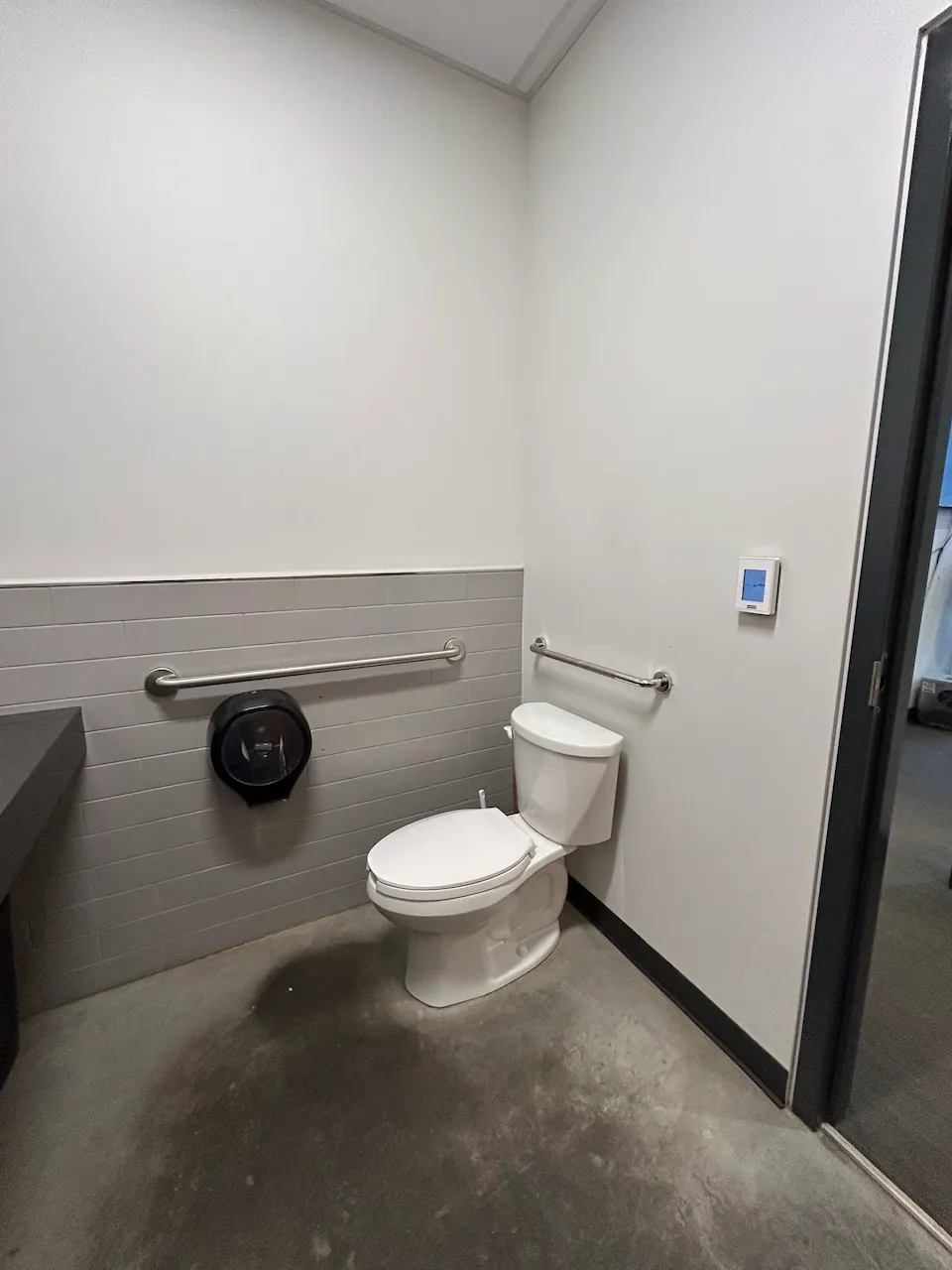 Salle de toilette accessible (près de l'accueil)