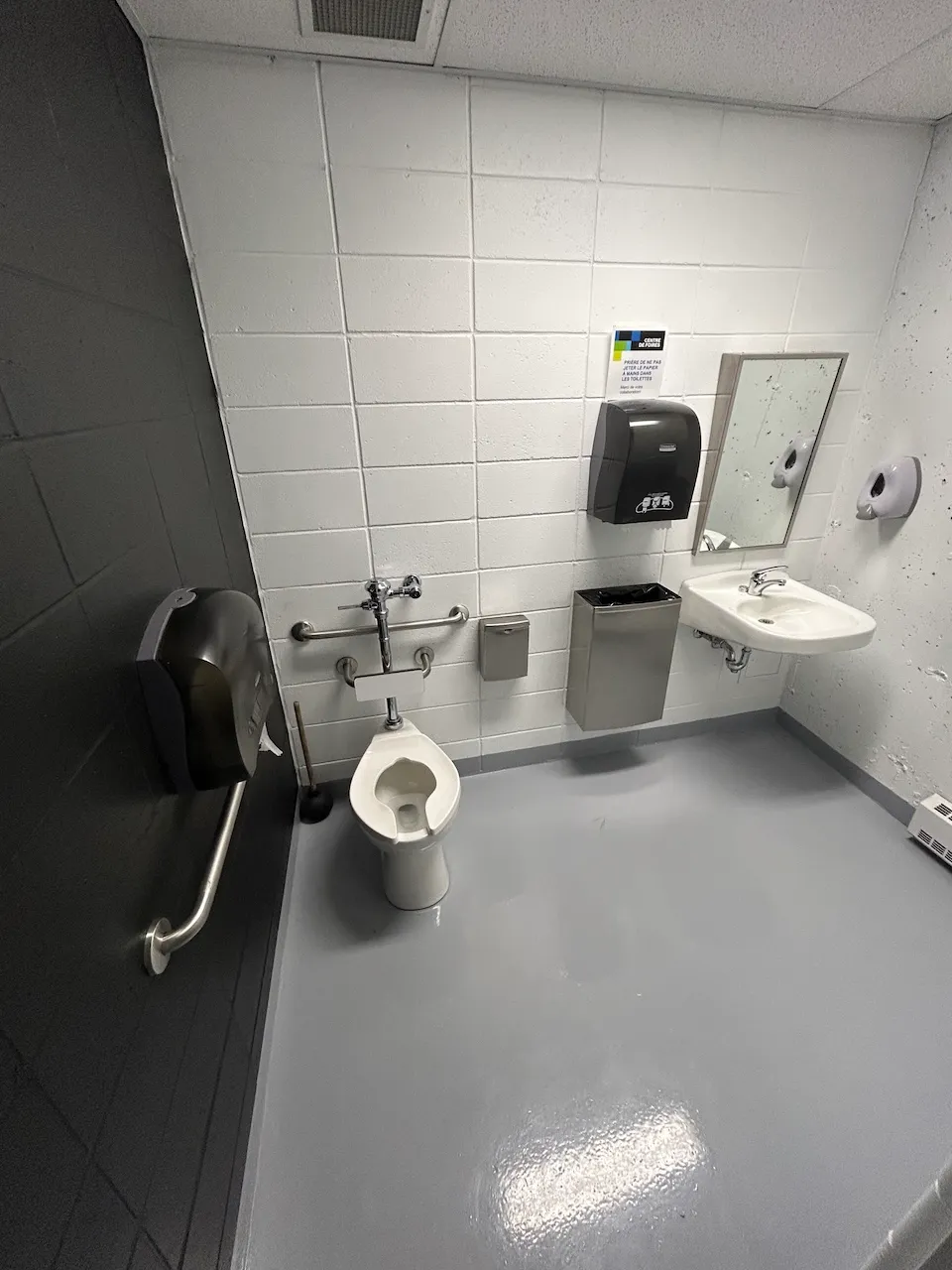 Accessible restroom (room E)