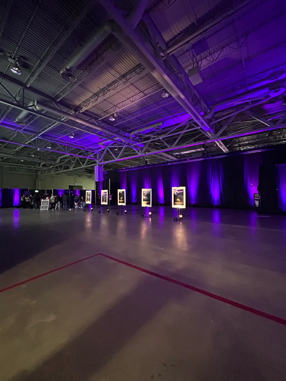 Backstage area - audience access and dancers' access