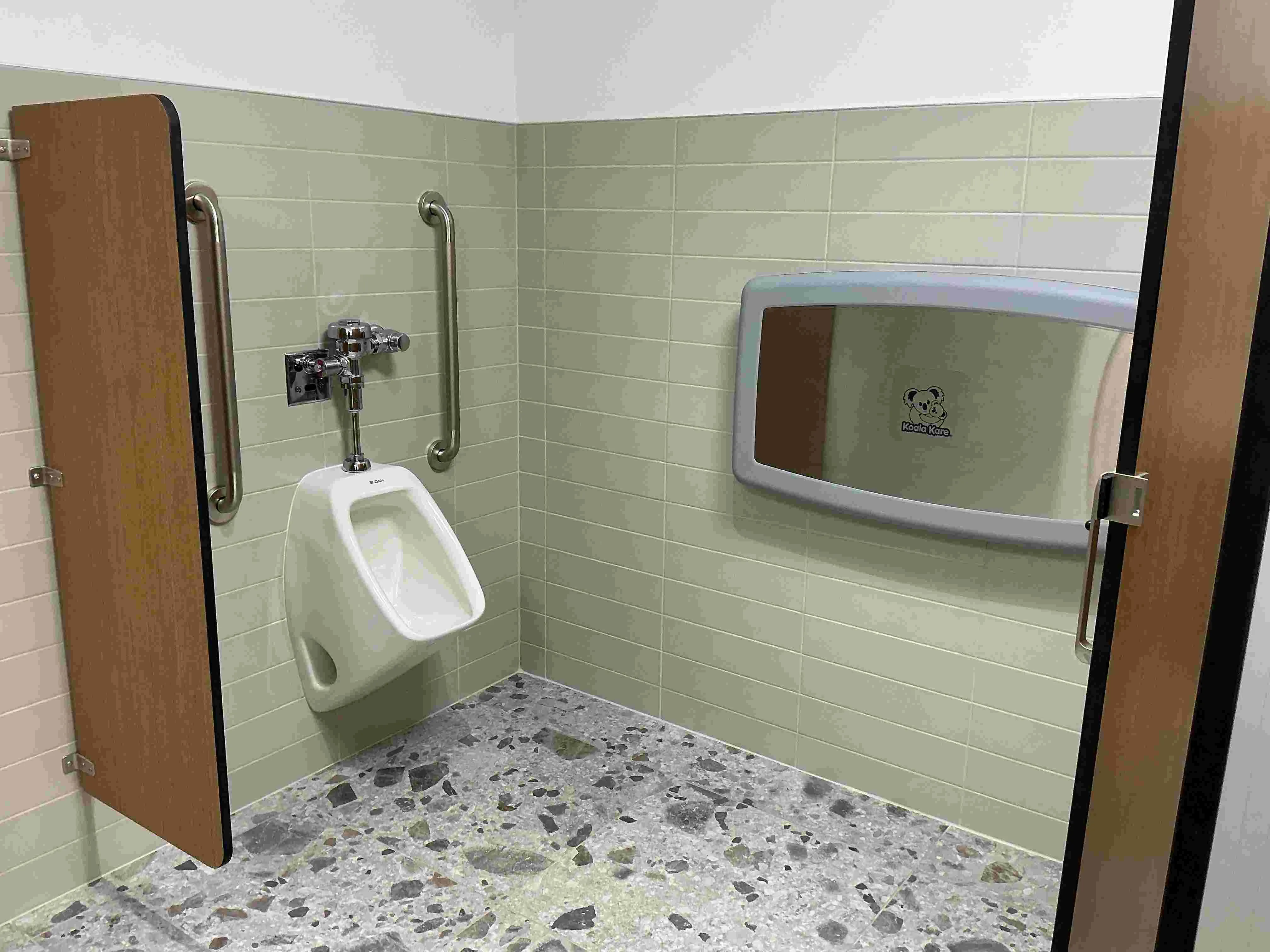 Urinal