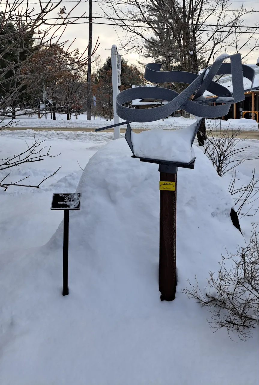 Public art : Landmark A - No 9
