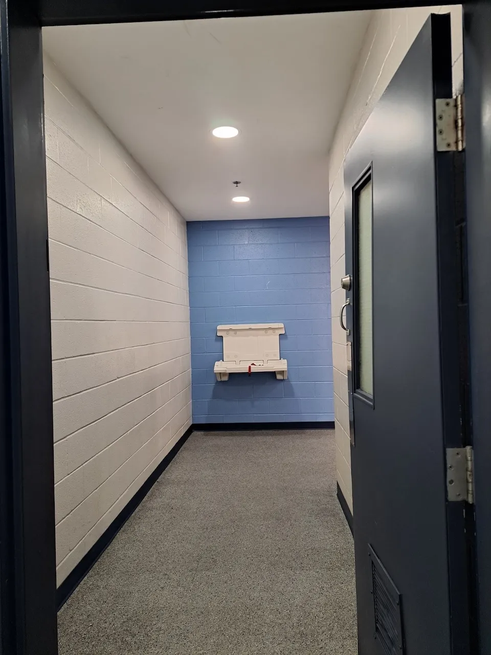 Ground floor - Restroom - Men