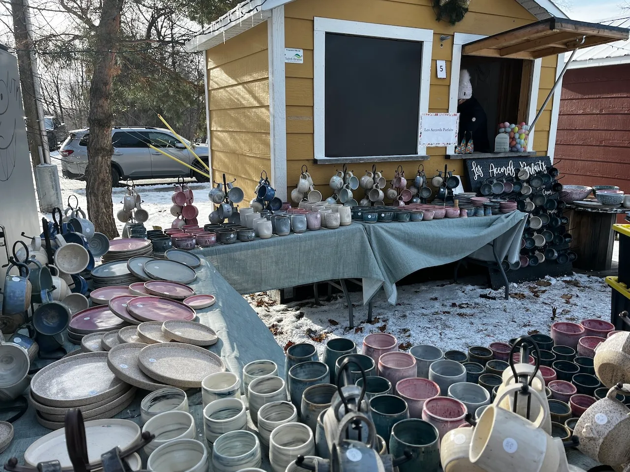 Outdoor kiosk