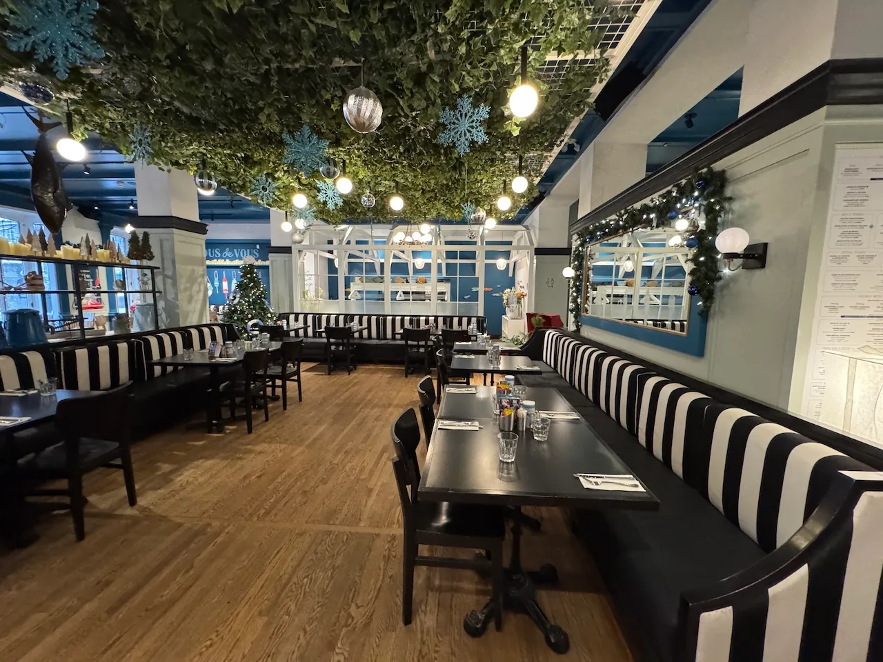 Les Mordus Restaurant