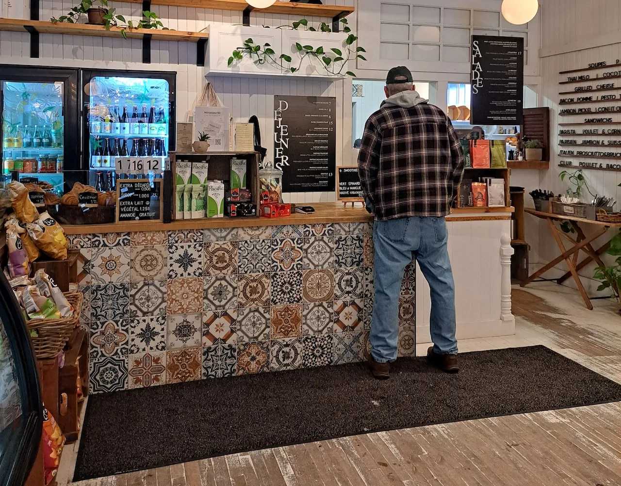 Cashier counter