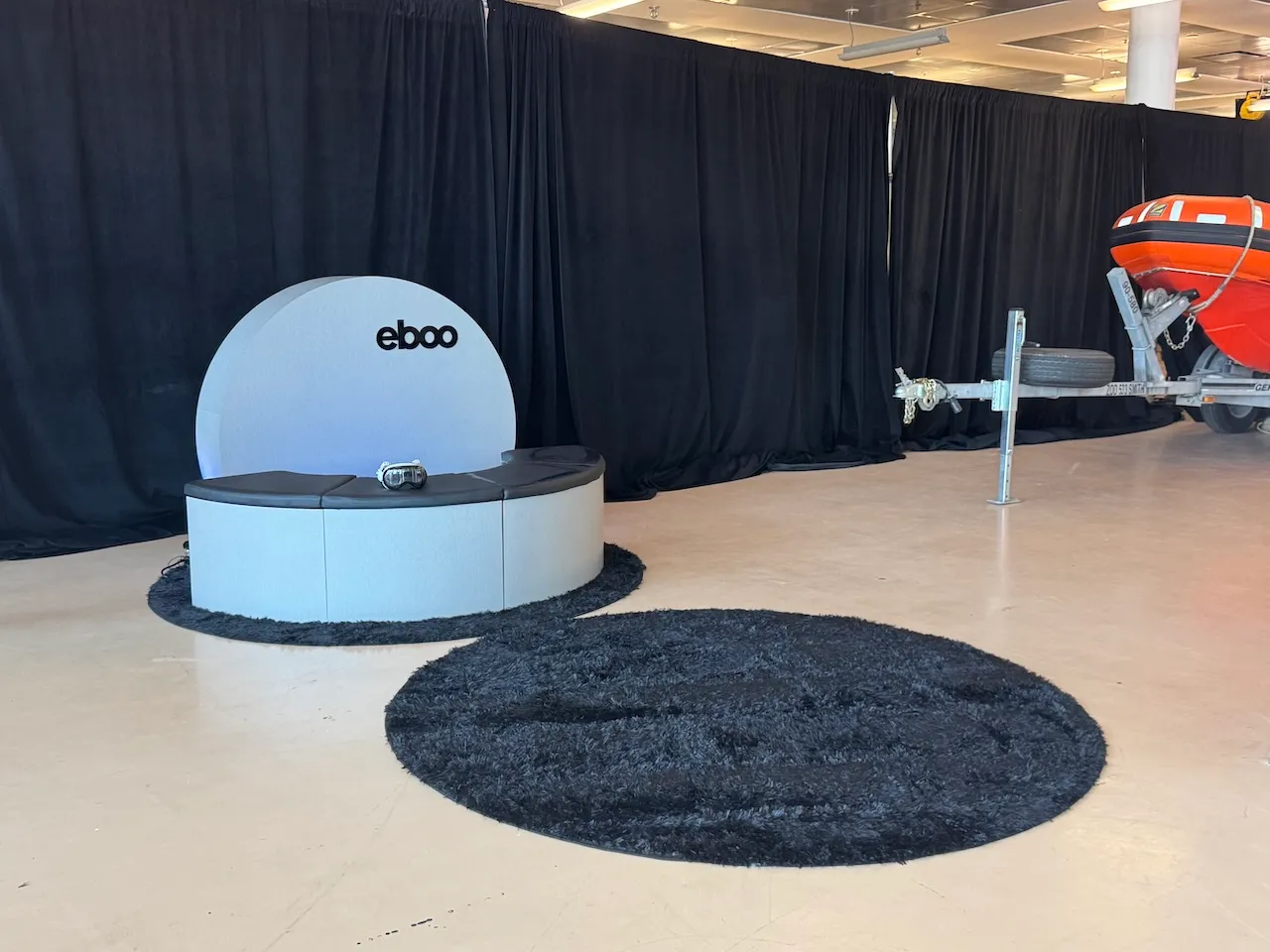 Virtual Reality Headset and bench