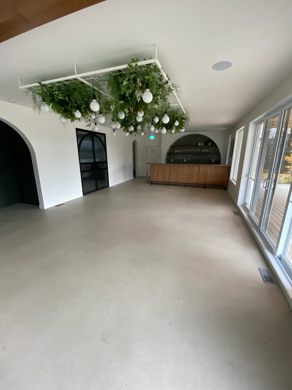 Inside the building - Lac-à-l'épaule