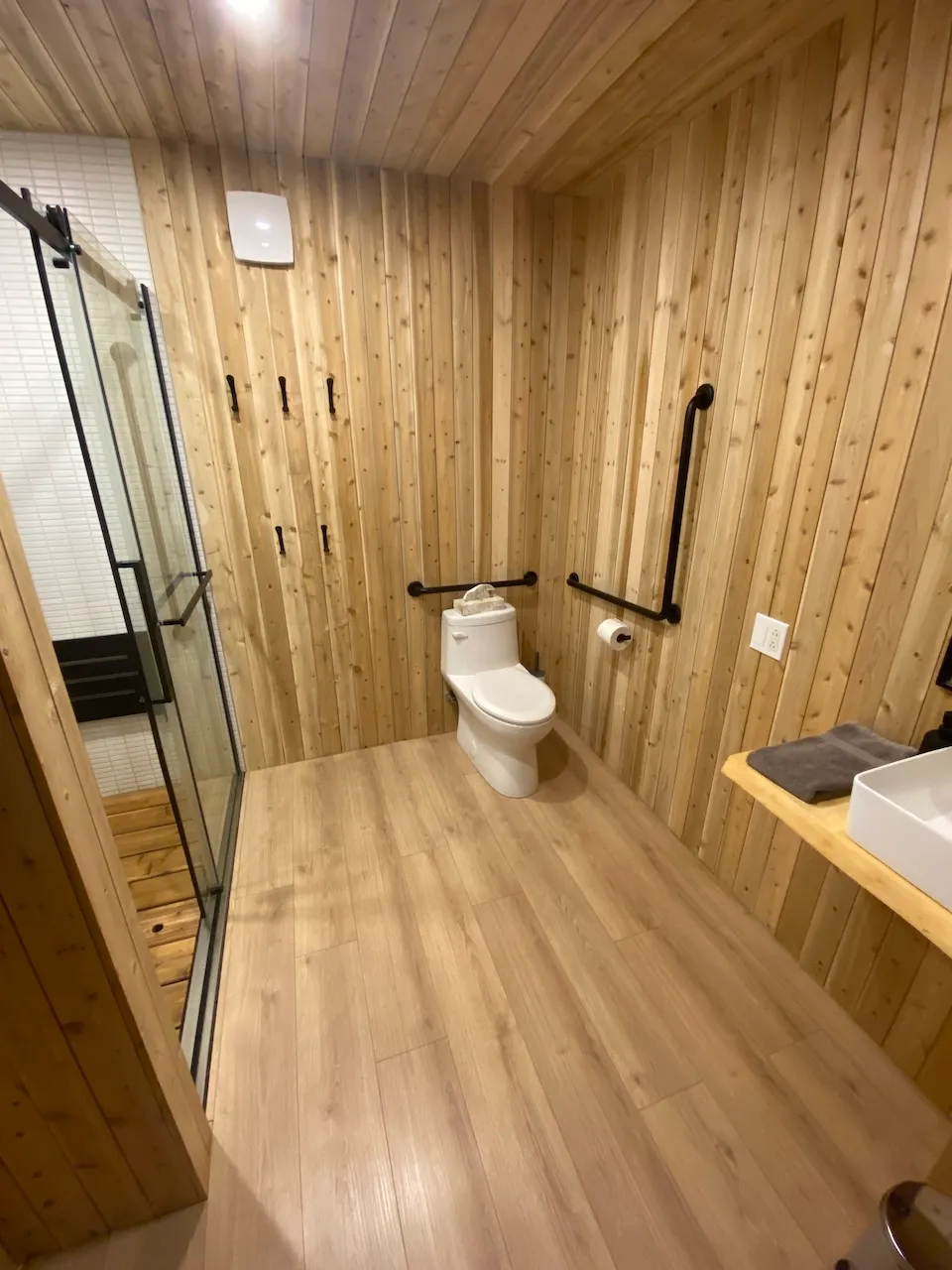 Bathroom - micro-refuge 19