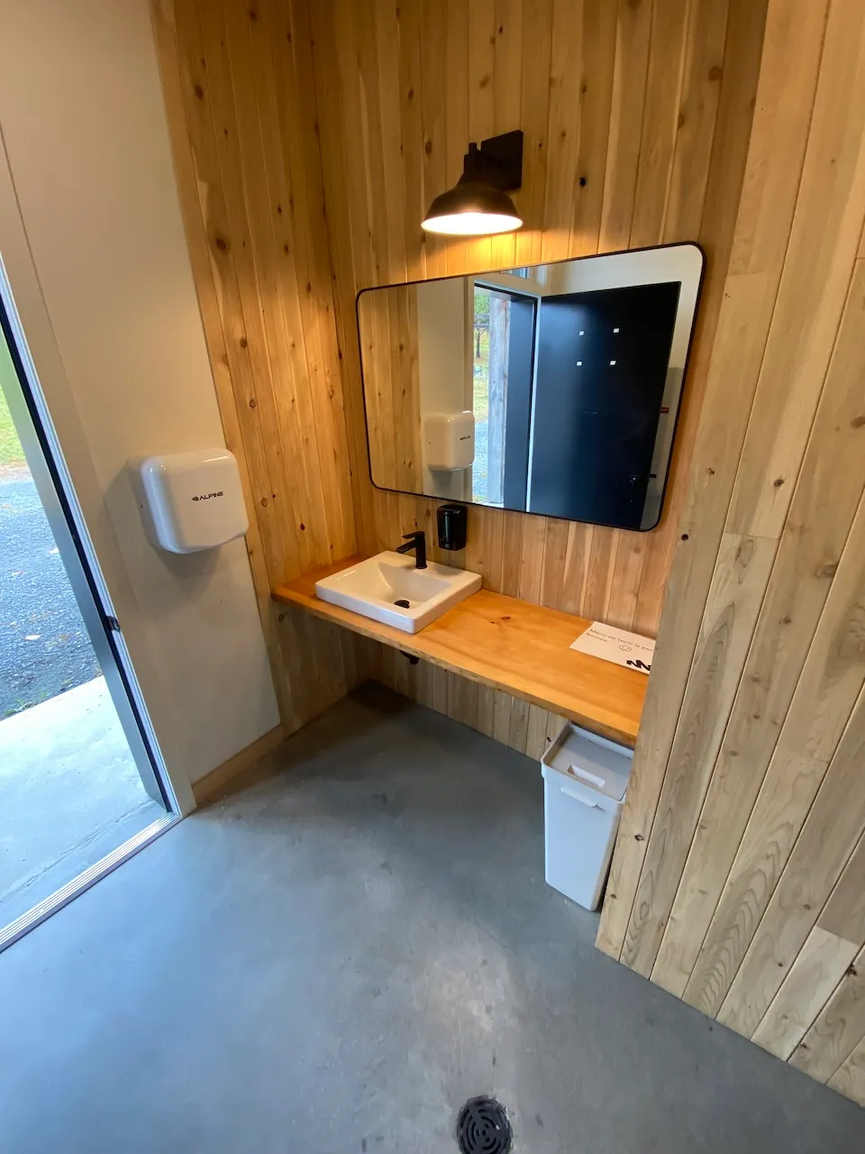 Washbasin - sanitary block