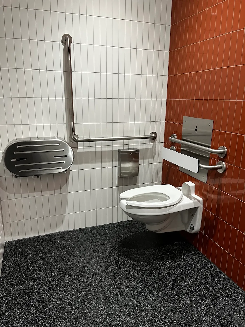 Salle de toilettes - vestiaire