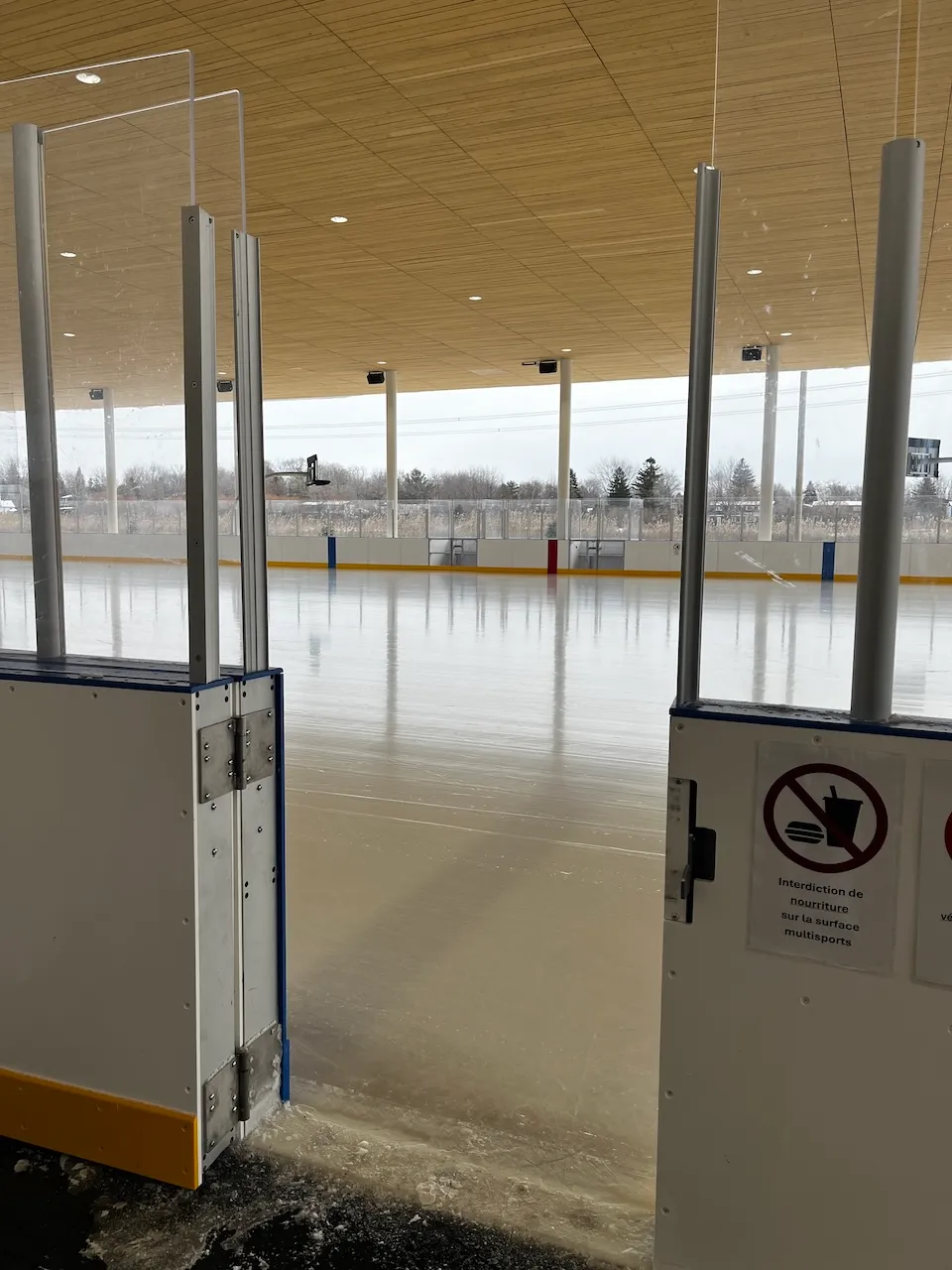 Accès à la surface glacée
