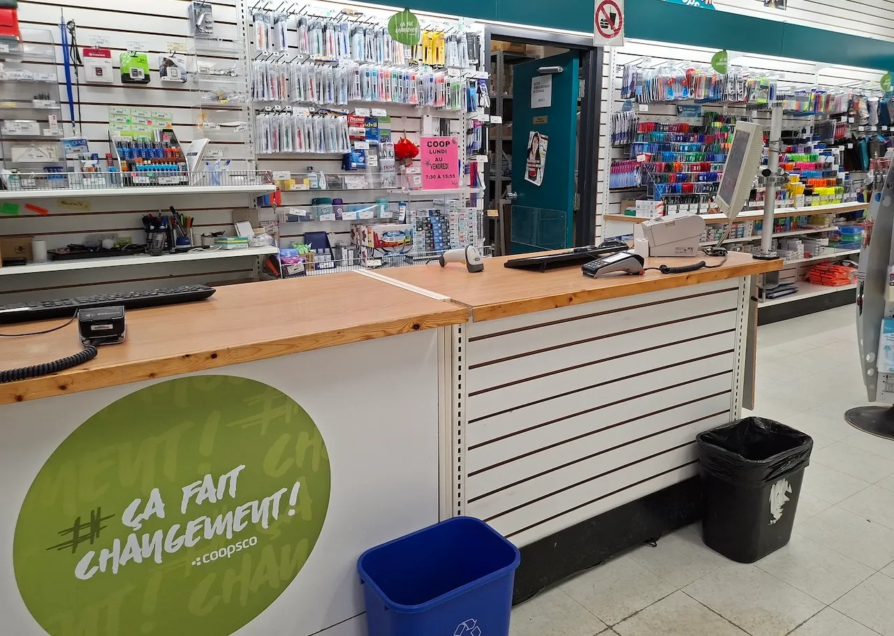 Coopérative du Collège - Cashier counter