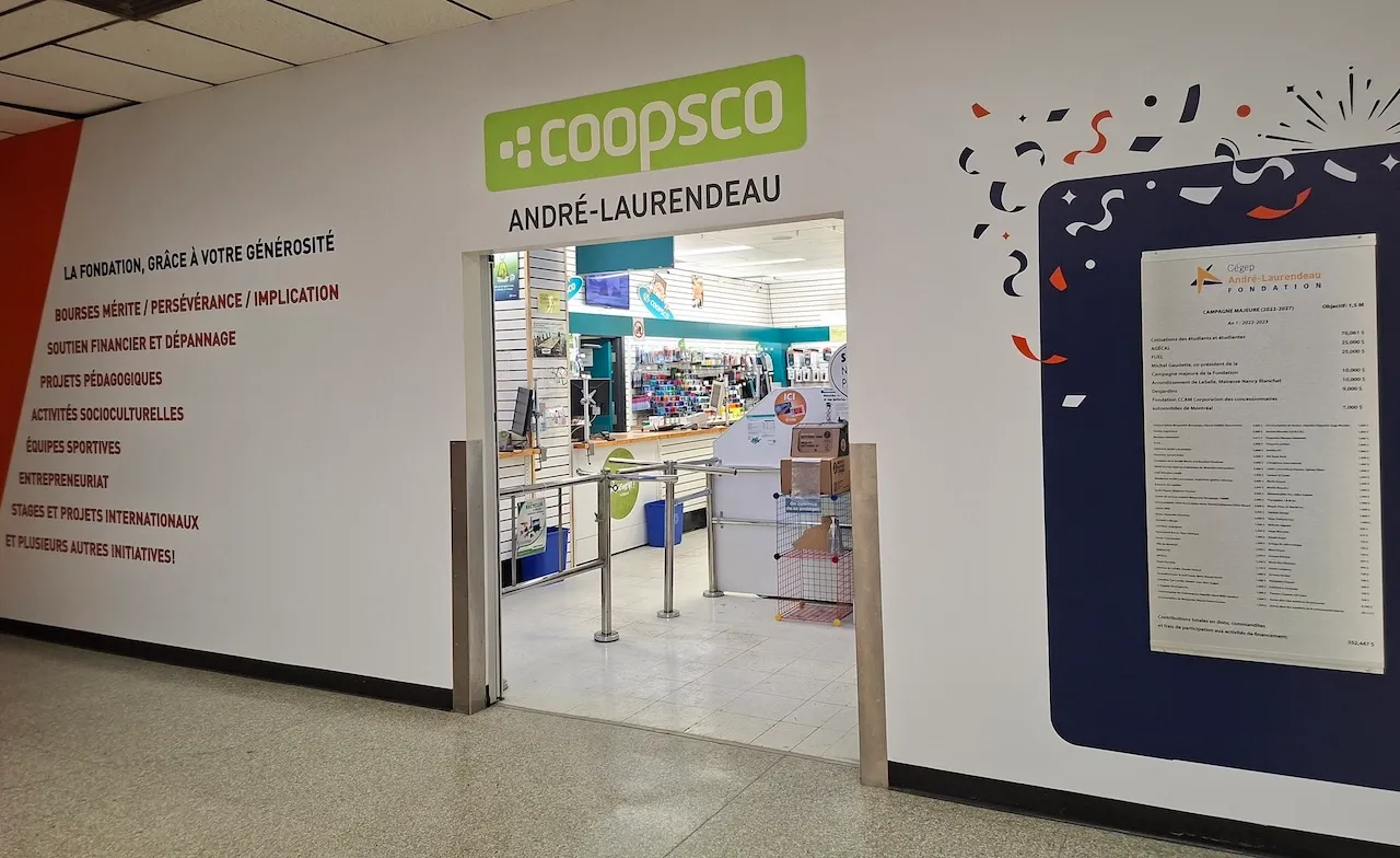 Coopérative du Collège - Cafeteria area