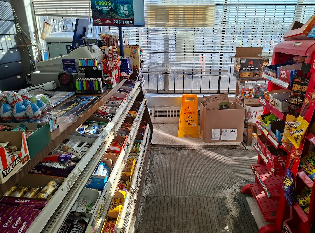 Cashier counter