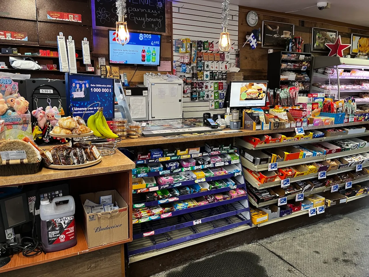 Cashier counter