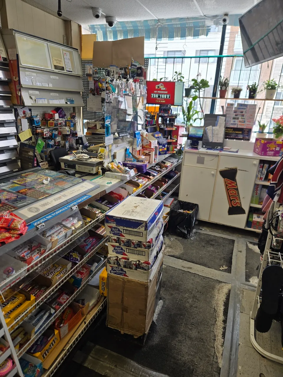 Comptoir du dépanneur Lamarre