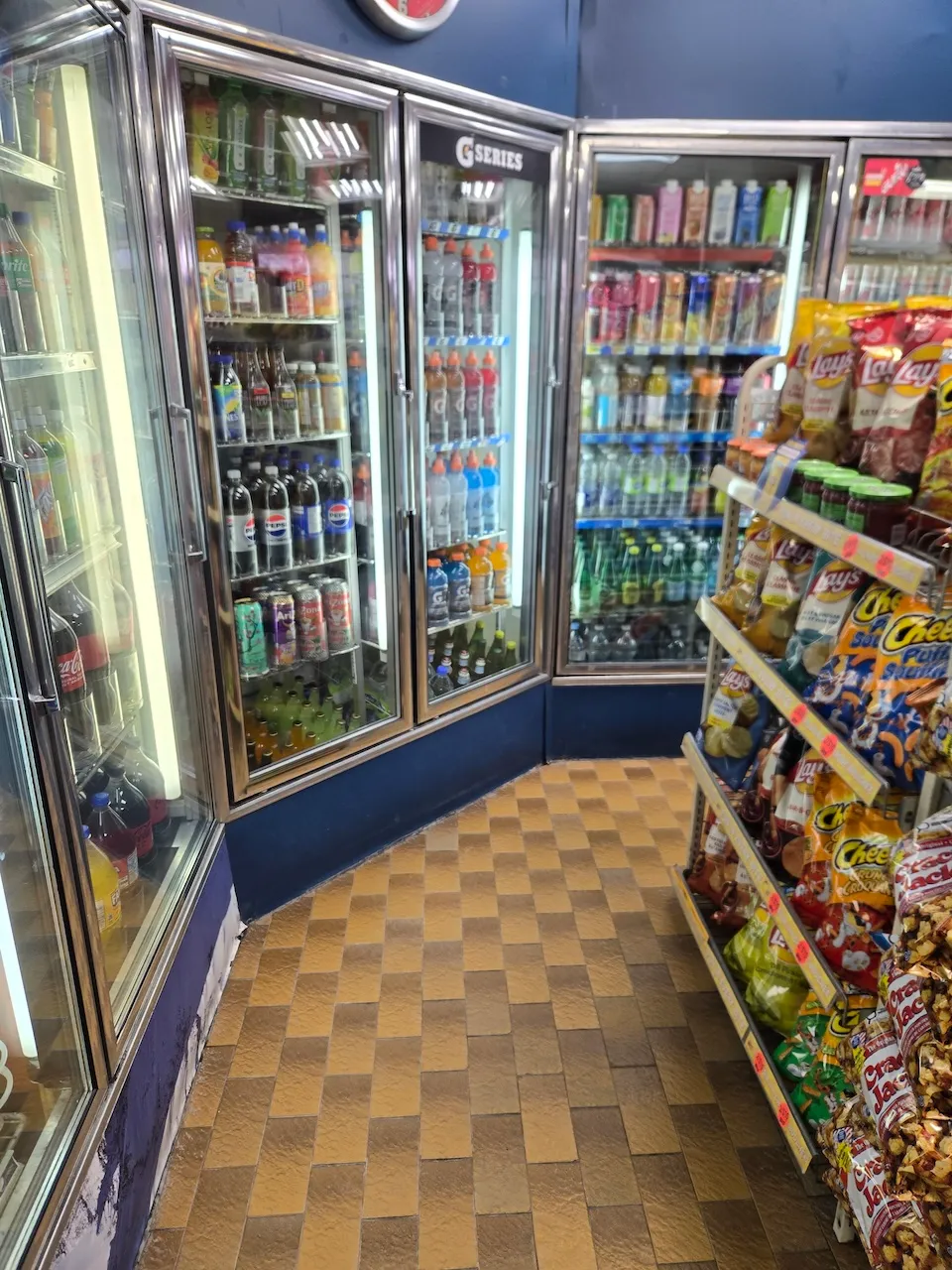 Convenience store traffic corridor