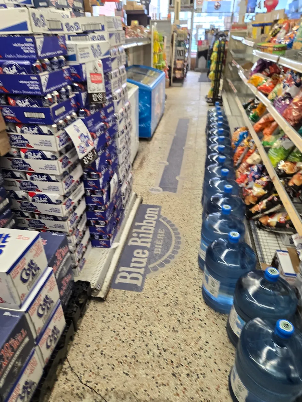 Corridor de circulation du dépanneur