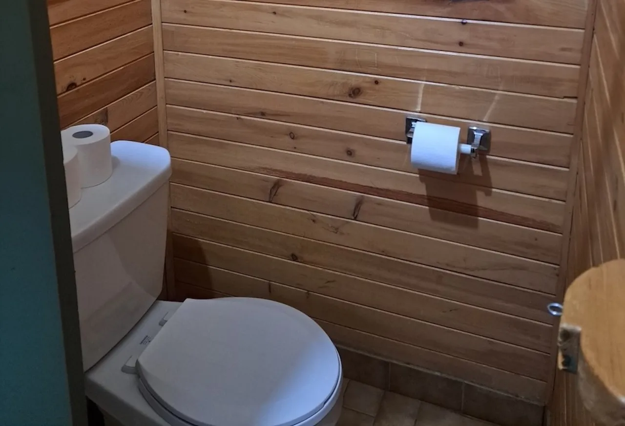 Salle Gai-Luron - Washroom (Men)