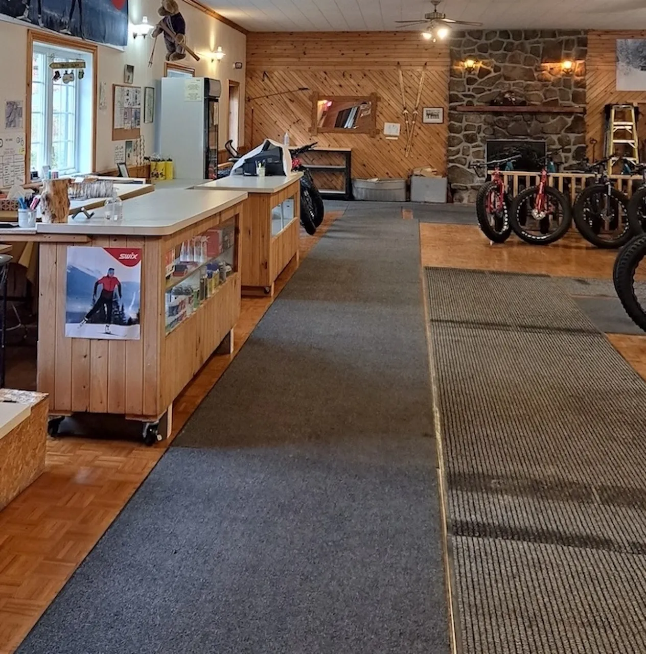 Salle Gai-Luron - Store