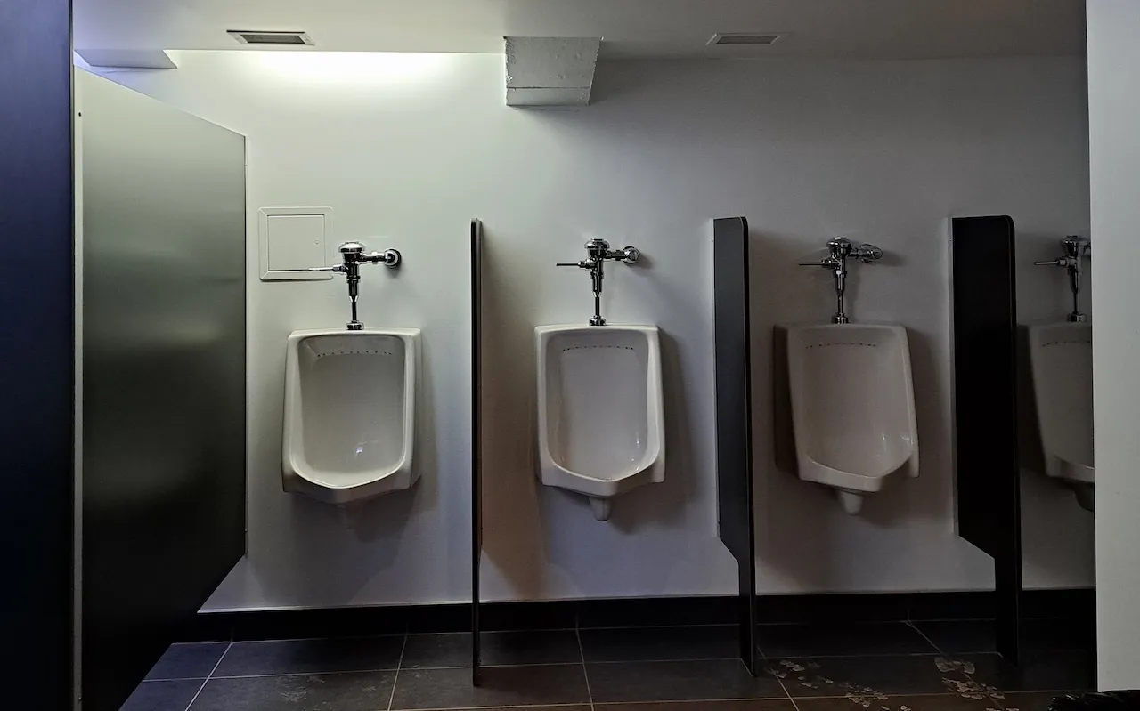 Salle de toilettes - Hommes