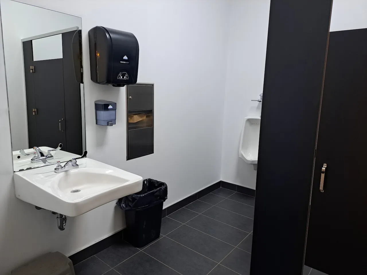 Salle de toilettes - Hommes