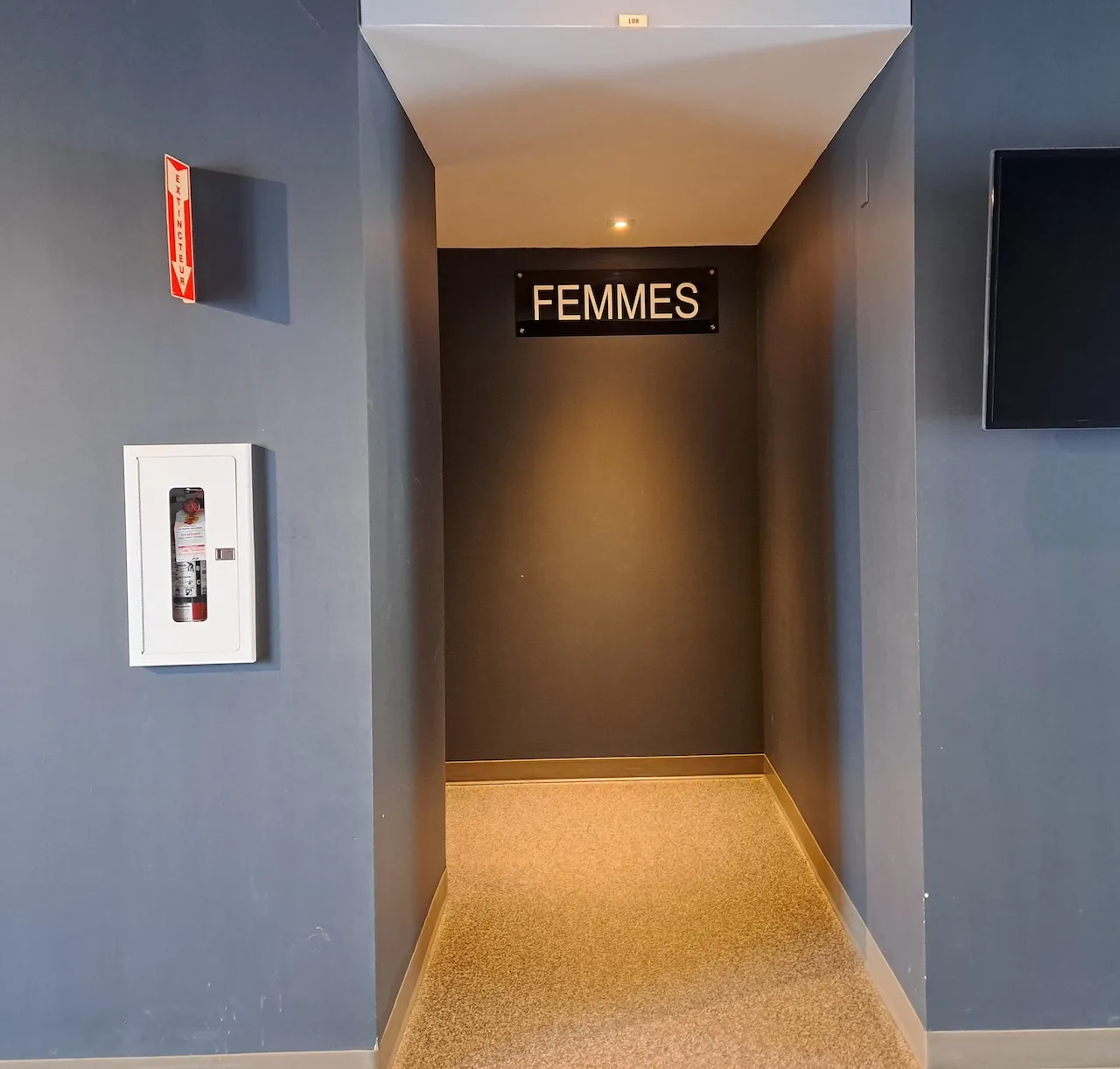 Salle de toilettes - Femmes