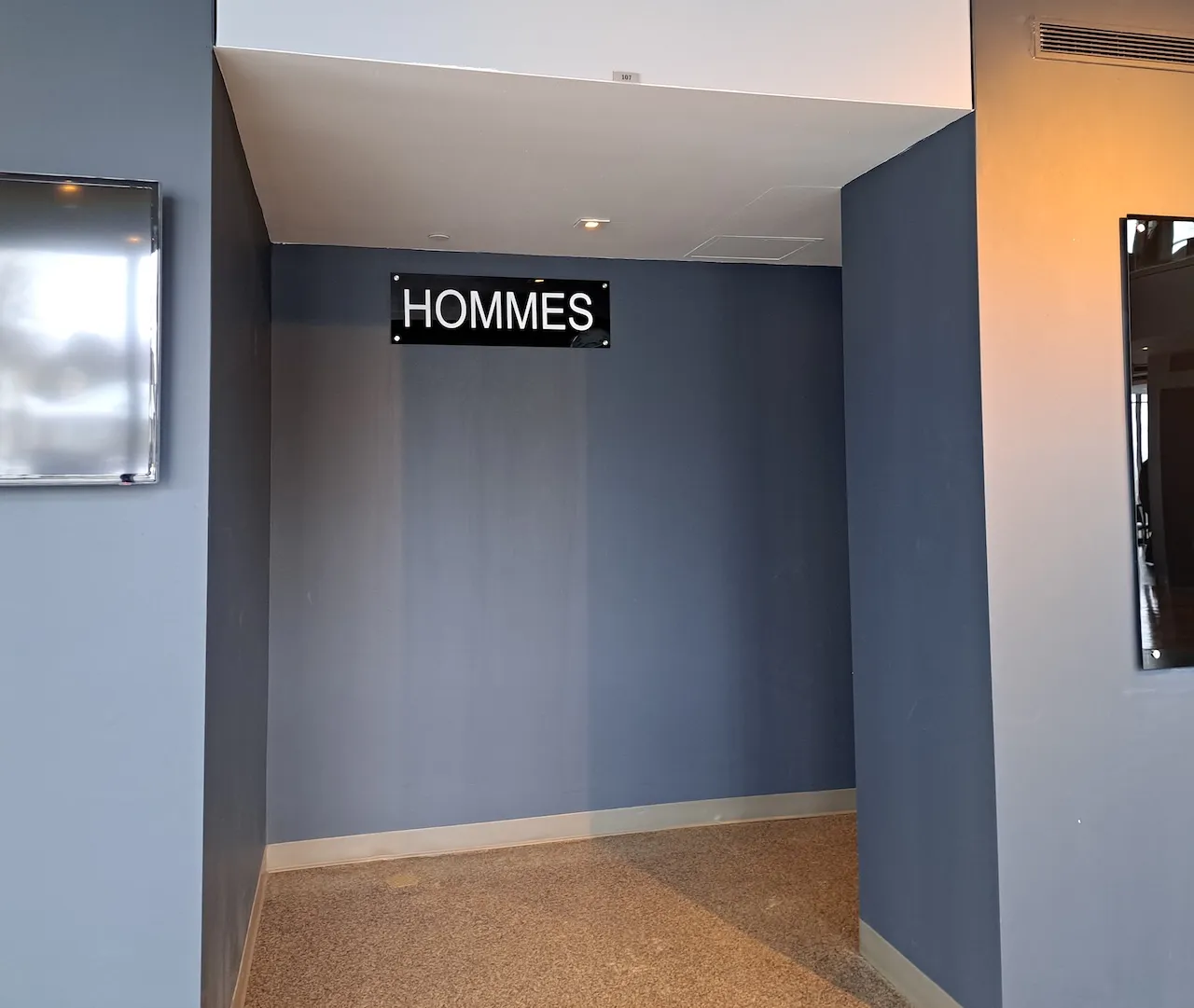 Salle de toilettes - Hommes