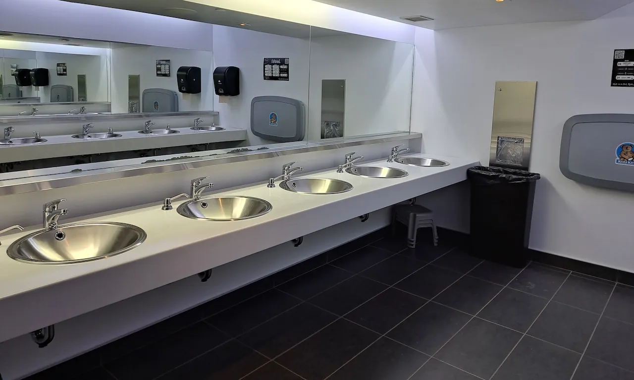Salle de toilettes - Femmes