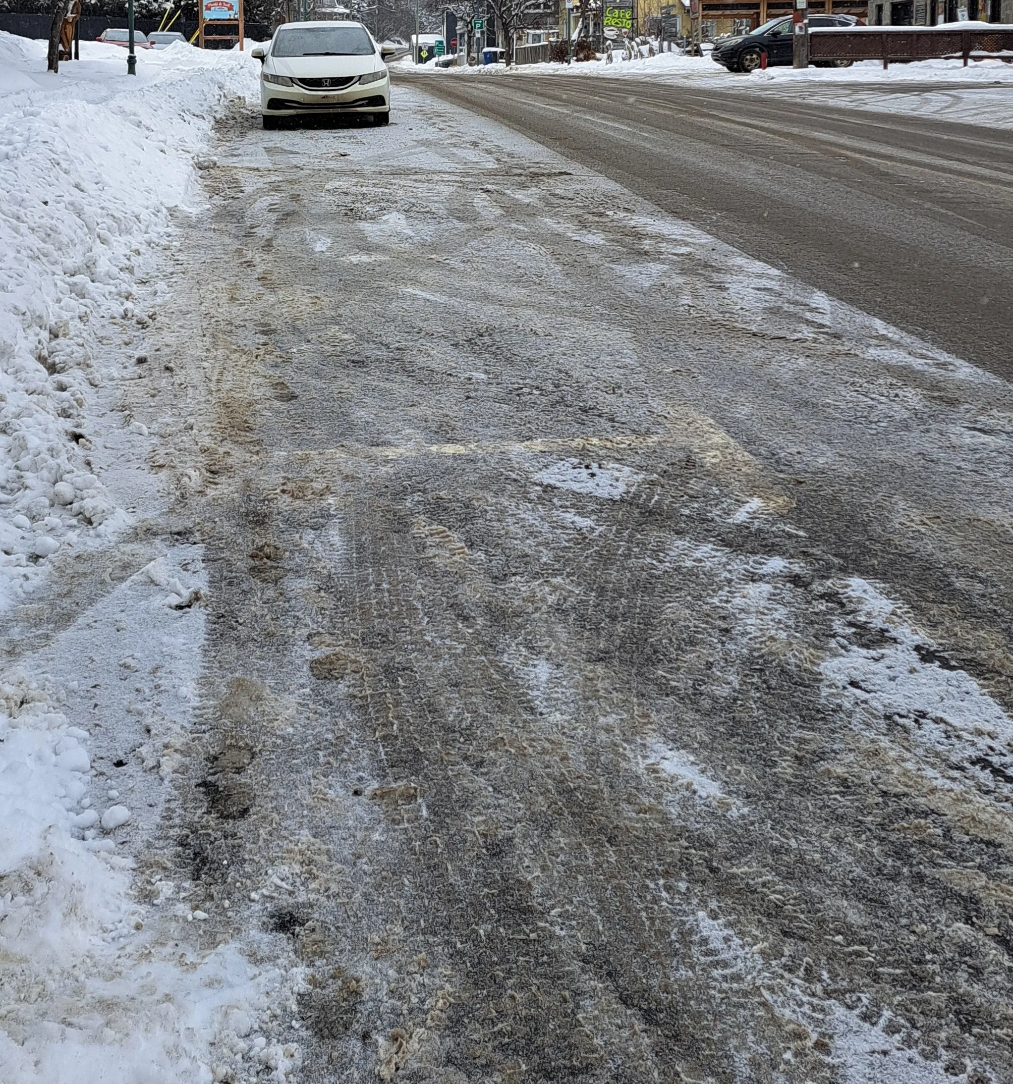 Parking : on the street