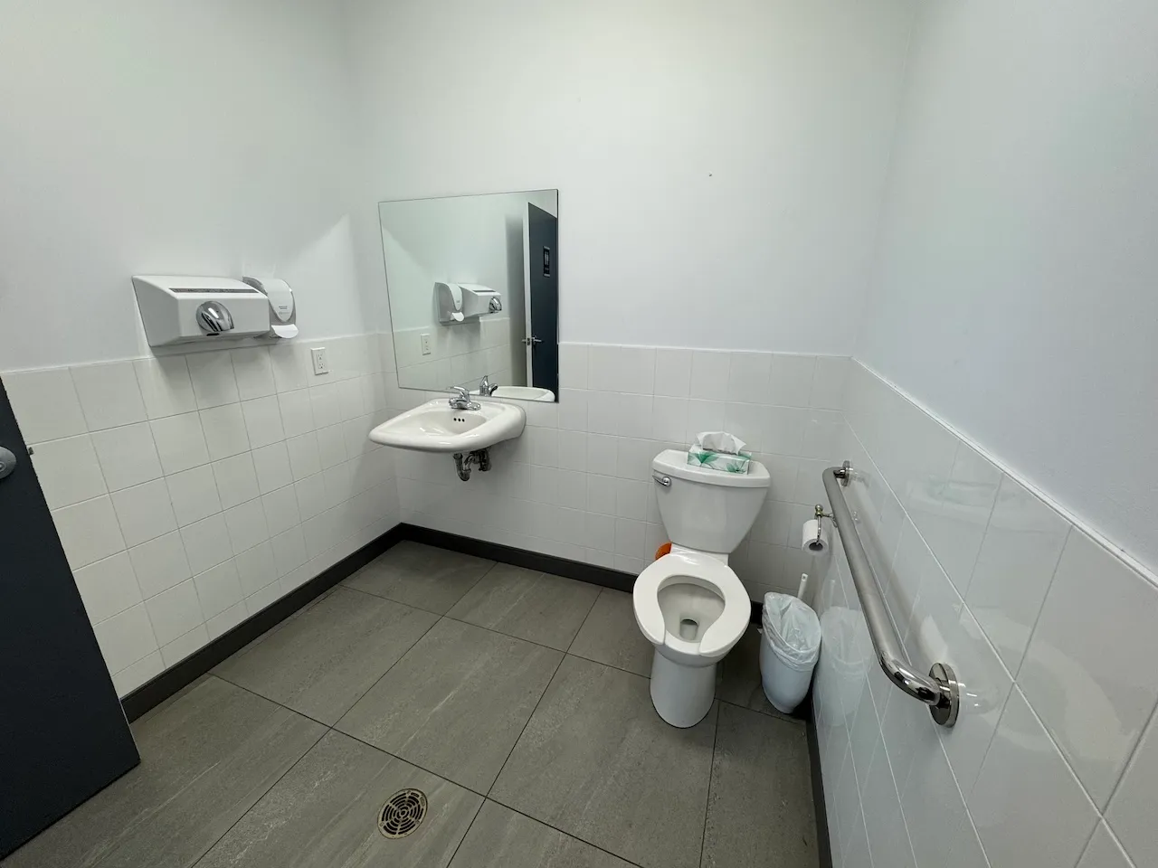 Salle de toilette universelle