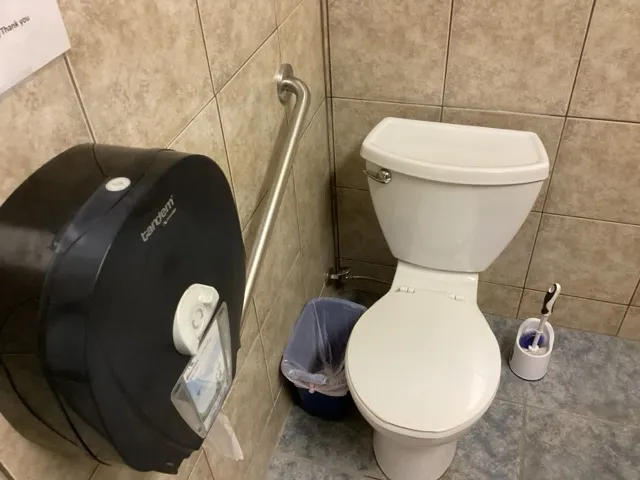 Toilet cabin