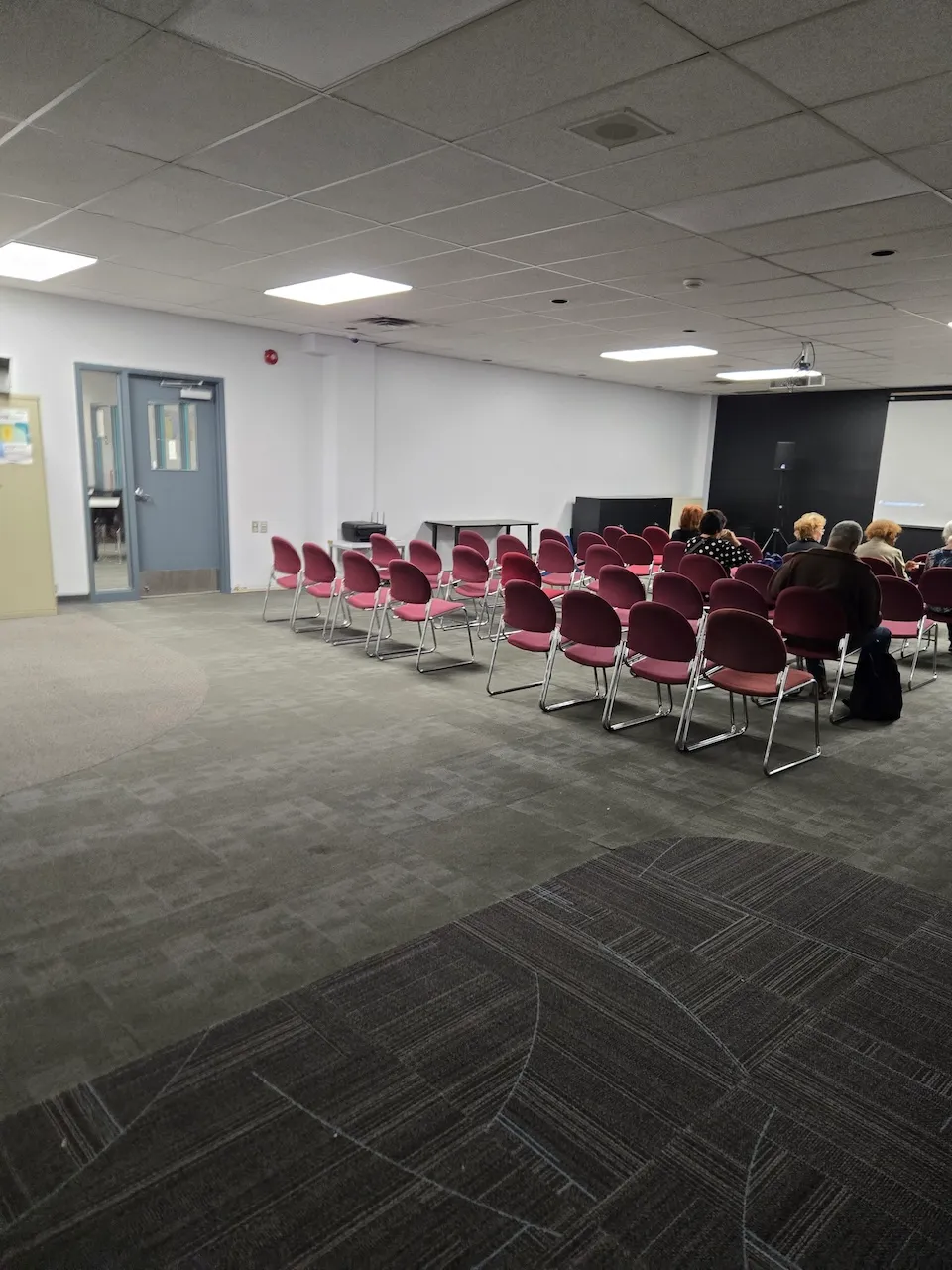 Visual presentation room