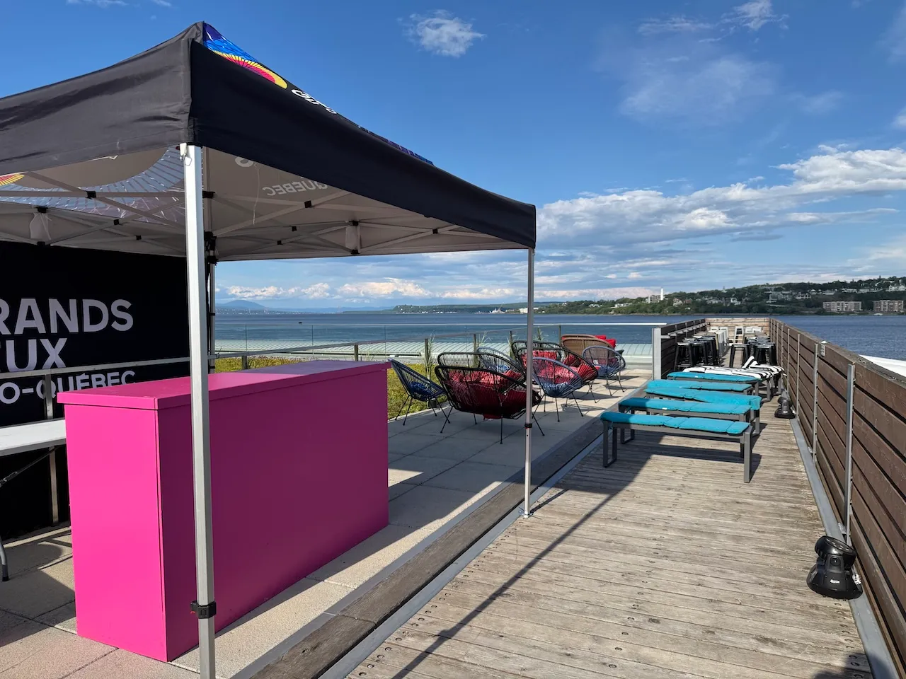 Viewing area at the Place des Canotiers parking lot, set up for the event