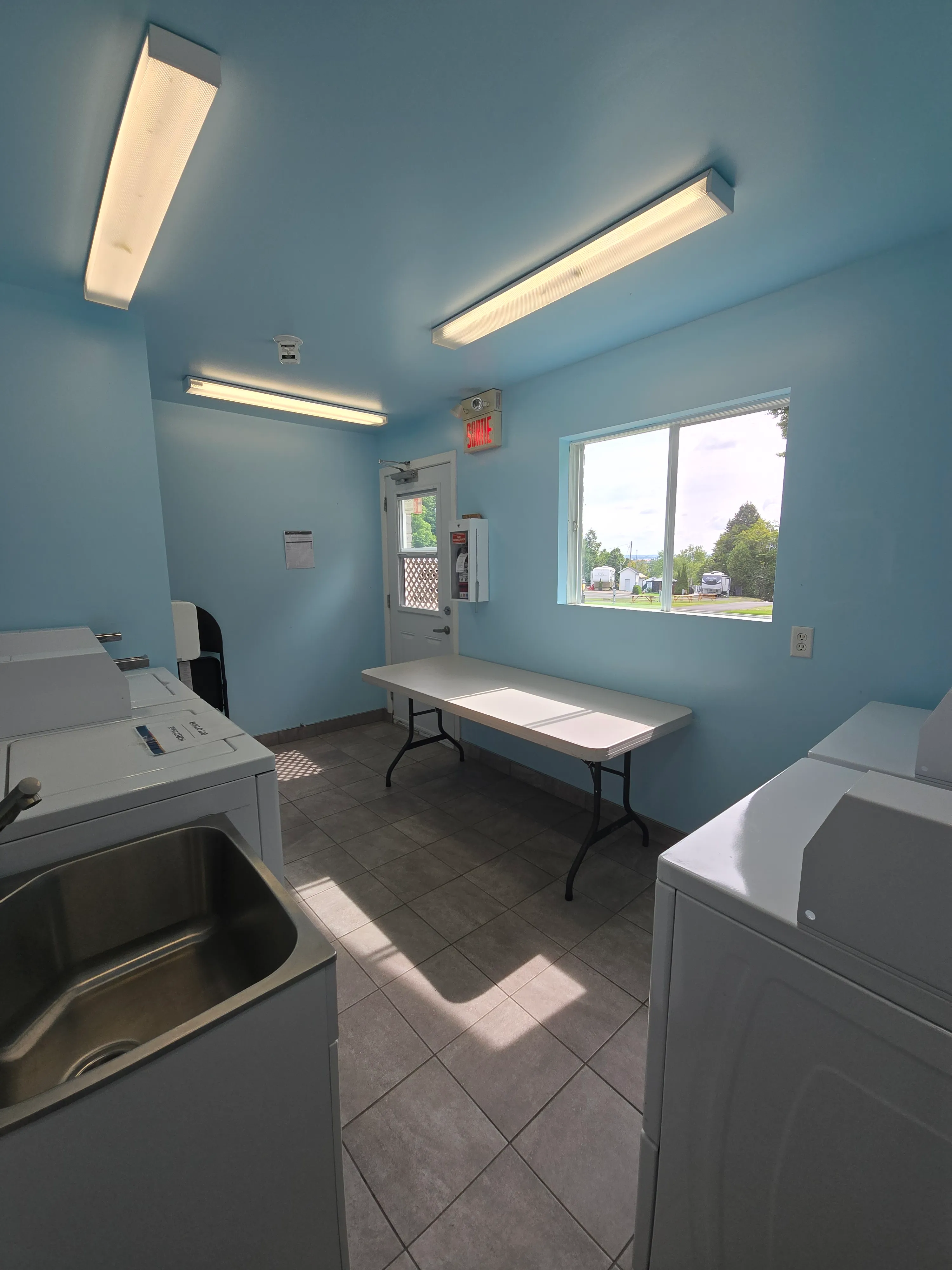 Bloc sanitaire 2 - Buanderie