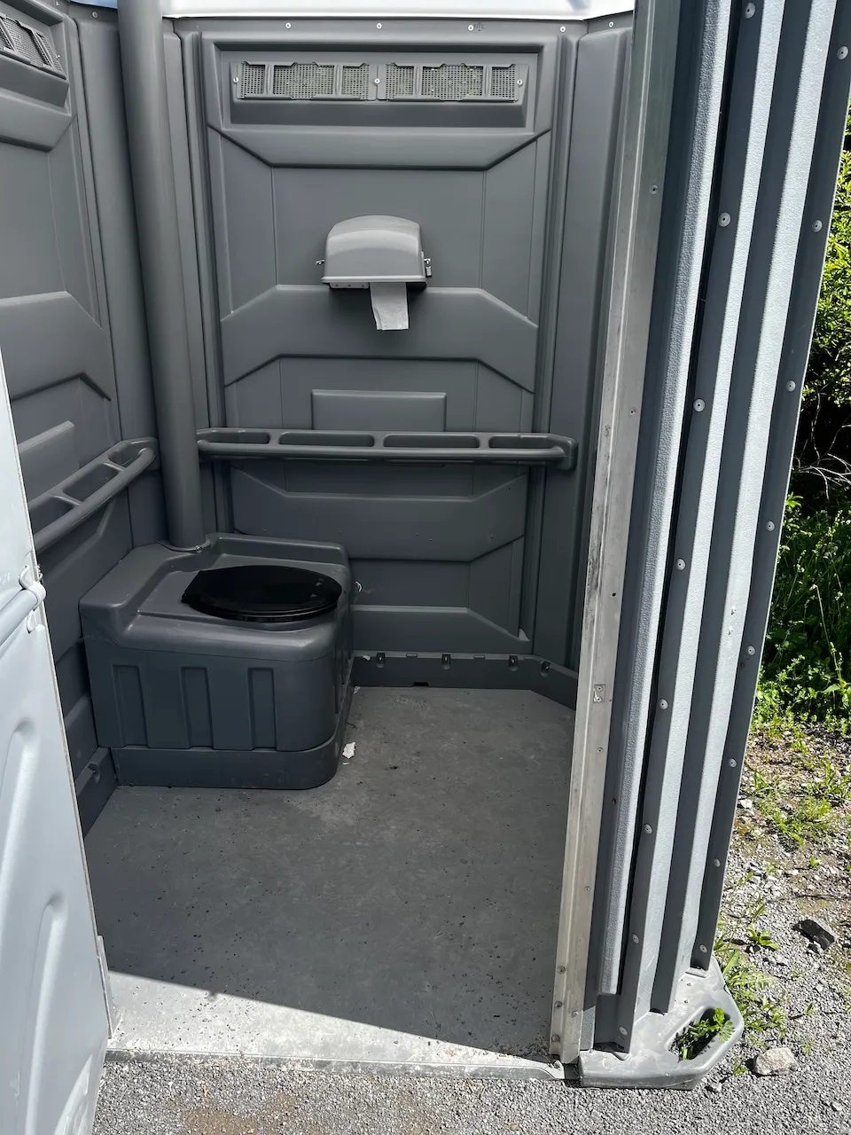 Toilette chimique - accès Samuel-Edey