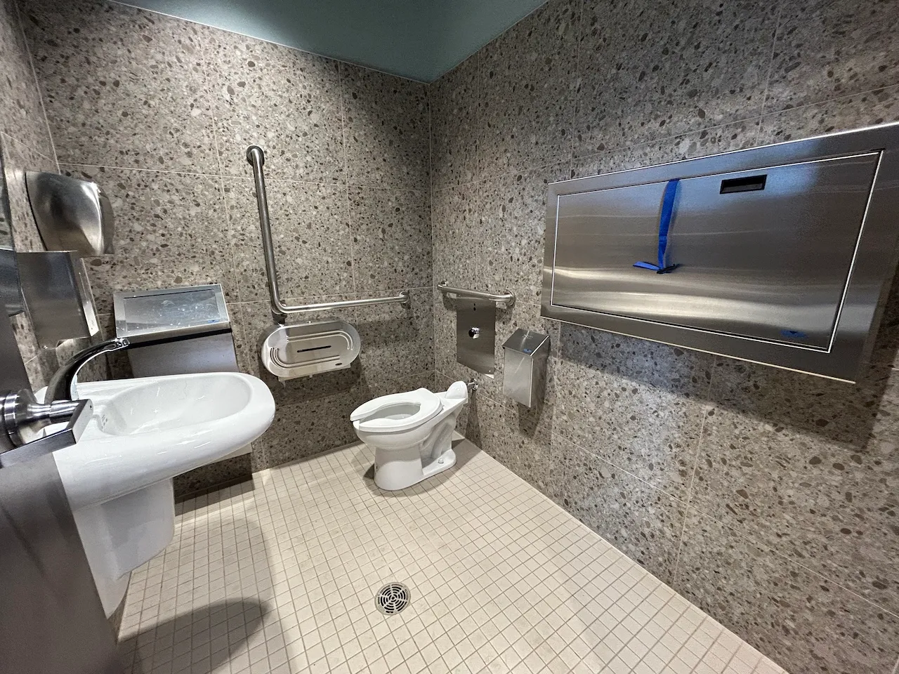 Universal restroom