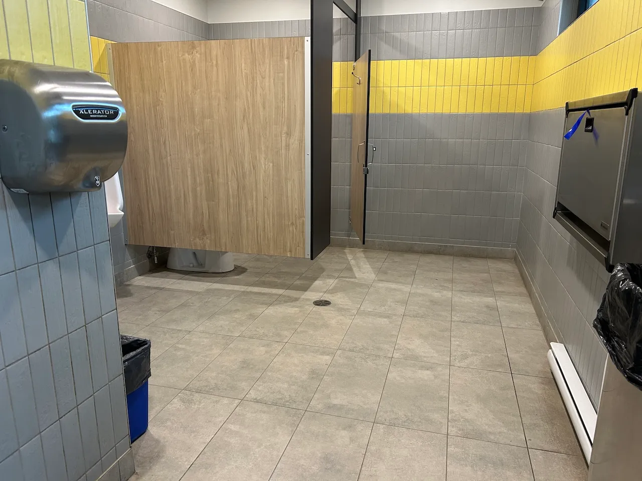Salle de toilettes - Homme