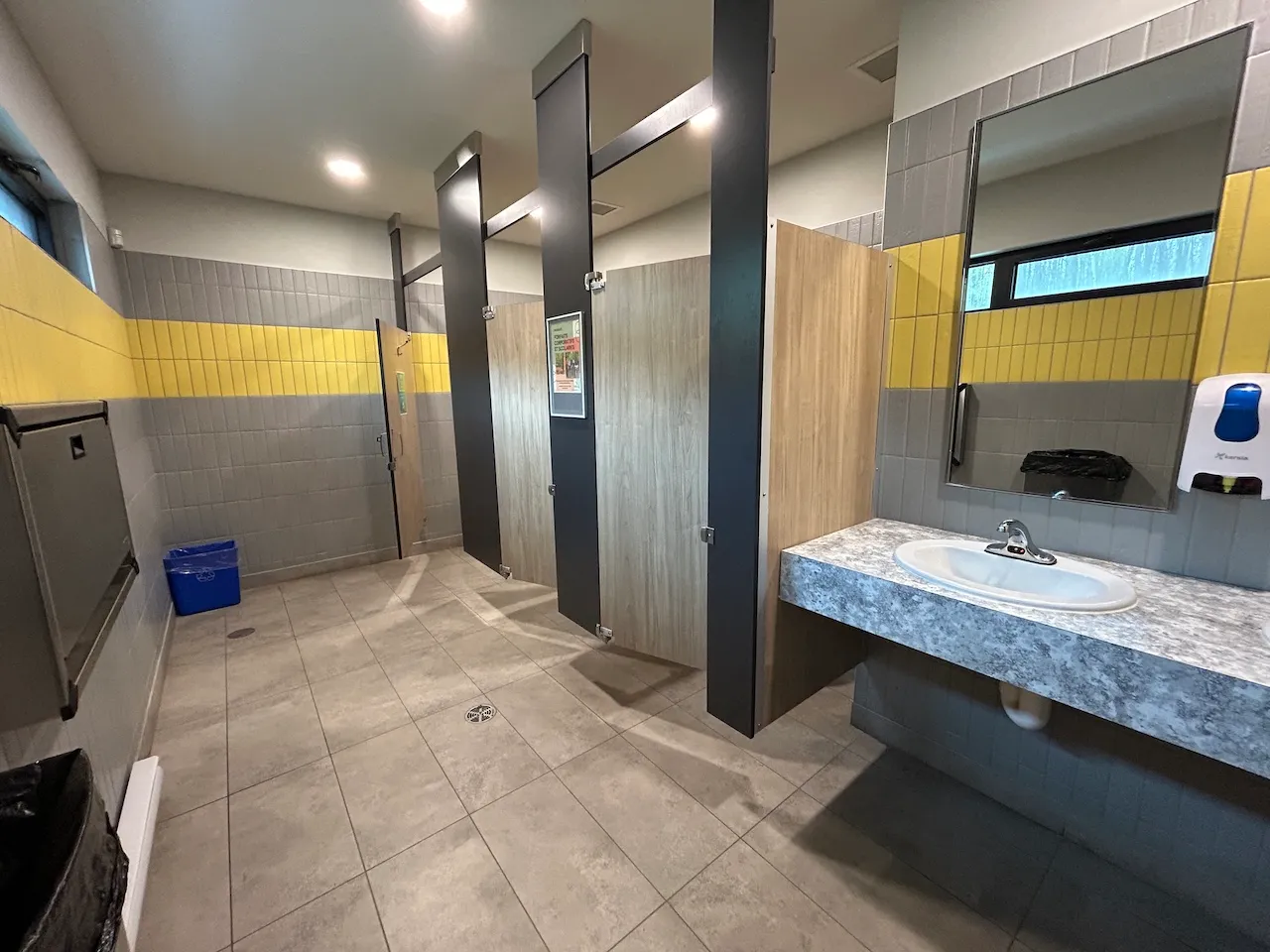 Salle de toilettes - Femme
