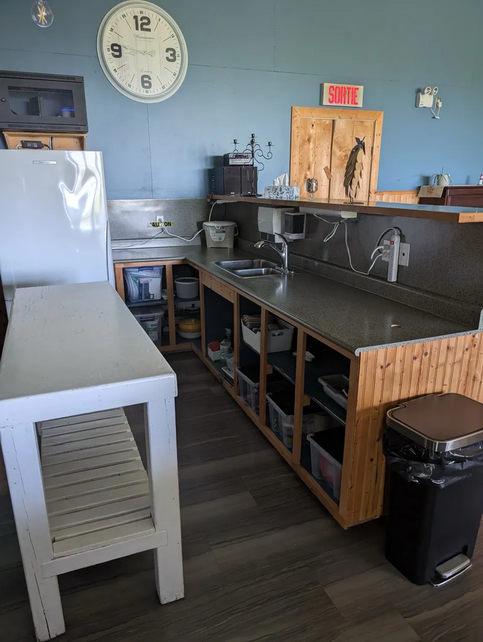 Comptoir de cuisine avec évier